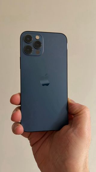 iPhone 12 Pro Negro/Azul Marino + Accesorios