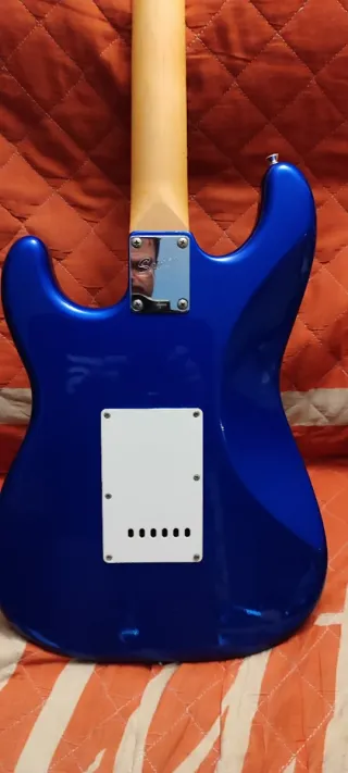 Guitarra Fender Squier Affinity + Accesorios