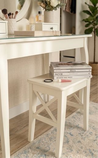 Tocador blanco con espejo y taburete Ikea Hemnes