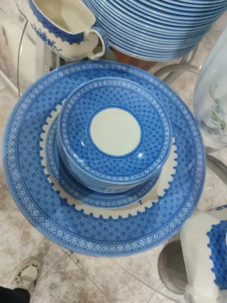 Vajilla Churchill Azul y Blanca