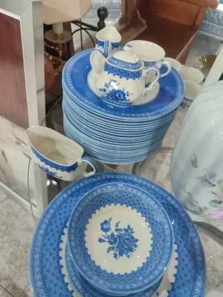 Vajilla Churchill Azul y Blanca