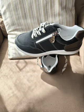 Zapawtillas deportivas mujer negras y doradas