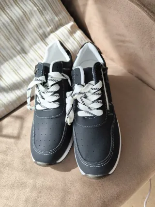 Zapawtillas deportivas mujer negras y doradas