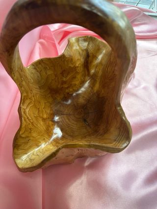 Cesto in legno d'ulivo artigianale