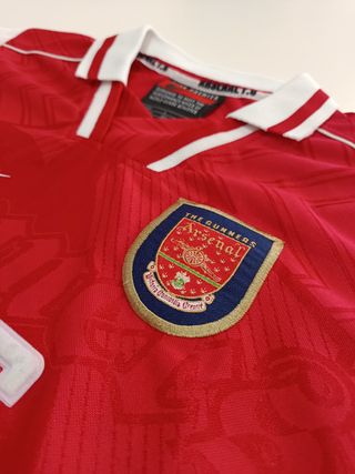 新品未使用長期保管　Nike Arsenal JVCロゴ 96-98 Camiseta Arsenal 96-98 Nike JVC de segunda mano por 85,5 EUR en