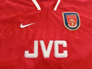 Camiseta Arsenal 96-98 Nike JVC de segunda mano por 85,5 EUR en
