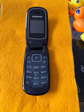 Lote 4 móviles vintage Nokia y Samsung