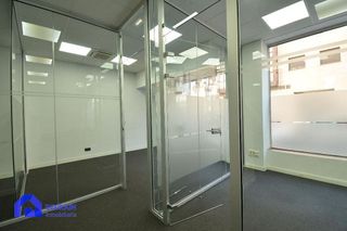 Local comercial en alquiler en Milán - Pumarín - Teatinos en Oviedo