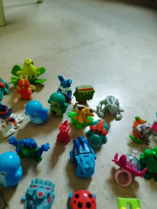 58 Sorprese Kinder - Giocattoli assortiti