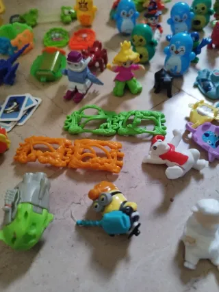 58 Sorprese Kinder - Giocattoli assortiti