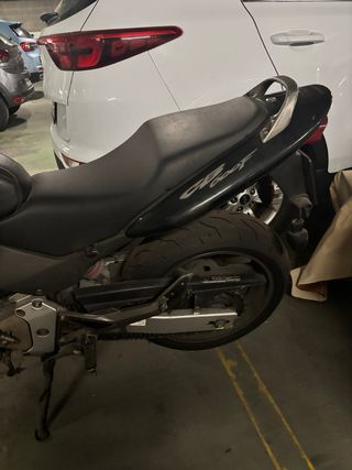 Moto Naked Negra
