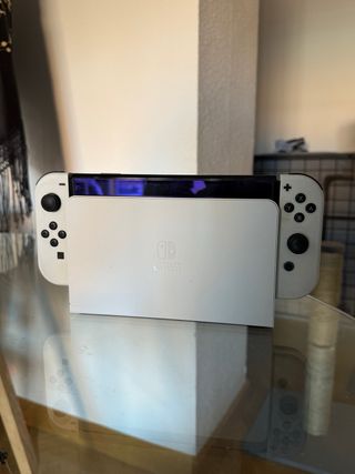 Nintendo Switch OLED blanca en perfecto estado
