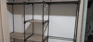 Armario modular metálico y madera