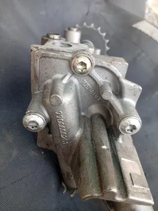 Bomba de Aceite Kangoo