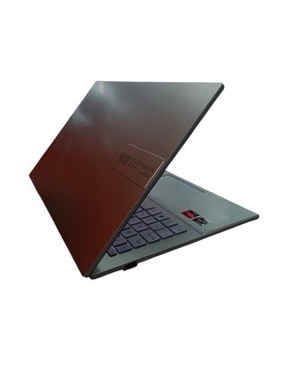 Portatile ASUS VivoBook AMD Ryzen 5 7520U E1504FA 16GB/512GB + Caricatore