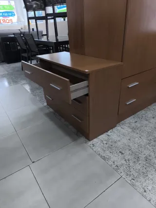 Cajonera de madera y plástico