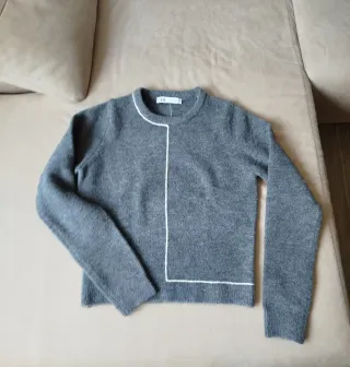 Jersey Zara Gris con Detalle Blanco