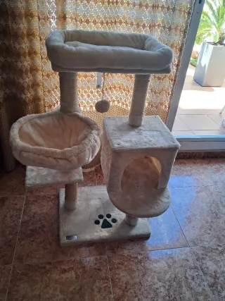Árbol rascador para gatos