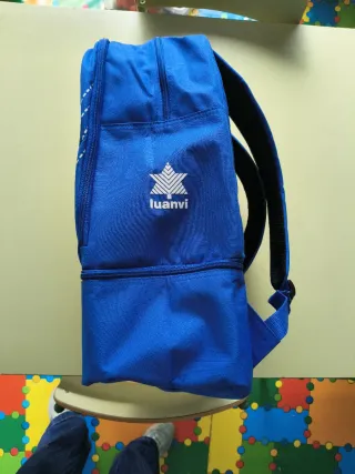 Mochila Luanvi Fútbol Azul con zapatero nueva.