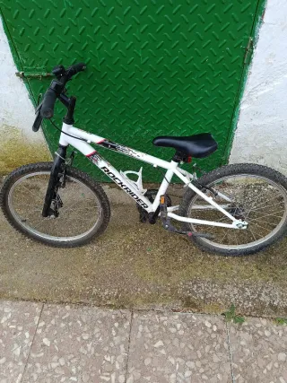 Bicicleta infantil blanca