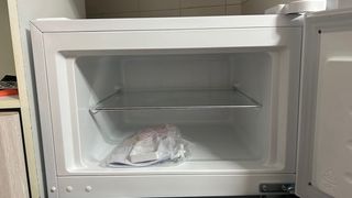 Nevera Infiniton mediana con congelador