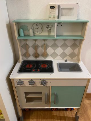 Cocina de juguete de madera