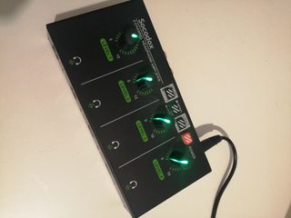 Amplificador Auriculares 4 Canales Socodox Negro