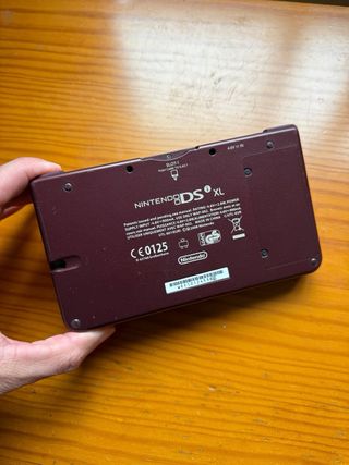 Nintendo DSi XL Morado