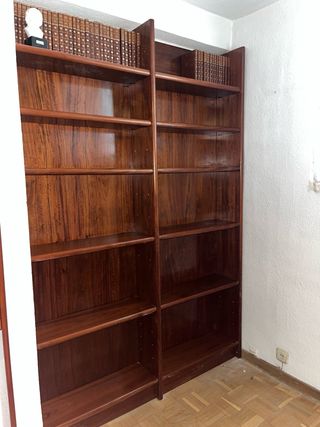 Estantería de madera