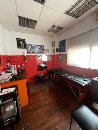 Local de tatuajes , traspaso, Almería capital