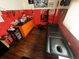 Local de tatuajes , traspaso, Almería capital