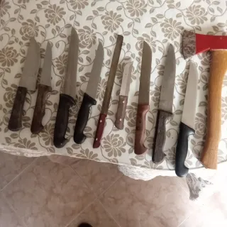 Juego 9 cuchillos y 1 hacha