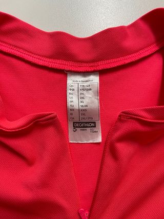 Maillot deportivo rojo con cremallera