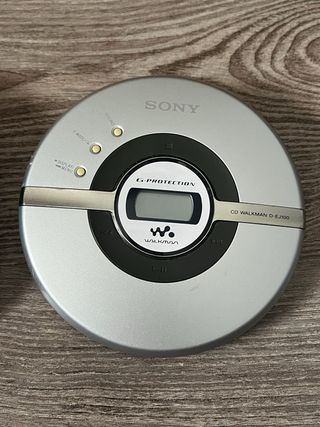 Walkman Sony CD D-EJ100 y D-E221