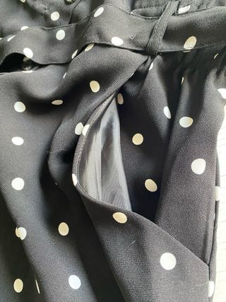 Gonna AMISU a pois nera e bianca