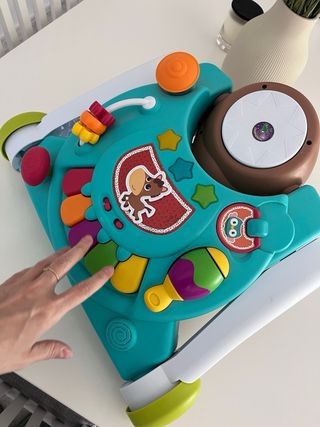 Mesa de juego para bebé con actividades