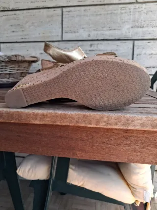 Sandali oro con zeppa