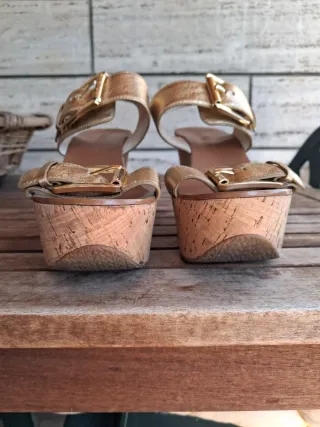 Sandali oro con zeppa