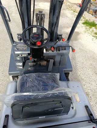 Carretilla elevadora Nissan 3000 kg