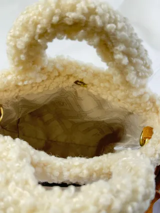 Bolso UGG de borrego beige