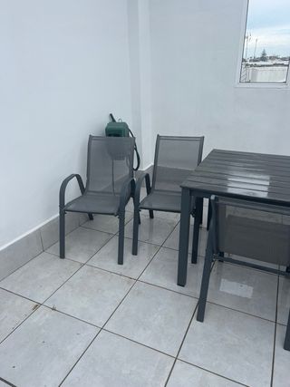 Mesa jardín y sillas