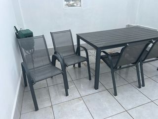 Mesa jardín y sillas