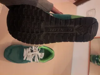 Zapatillas Dunlop verdes y beige