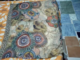 Pañuelo estampado tonos naranja y marrón