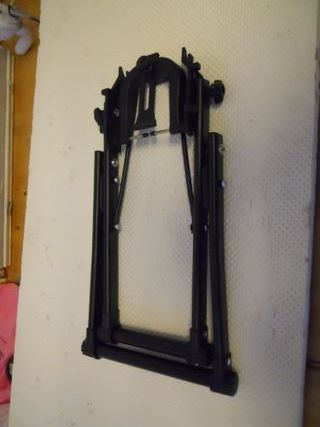 Attrezzo centraruote bici