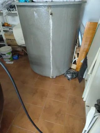 Bidón agua fibra vidrio y poliéster