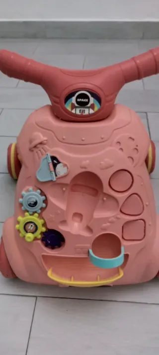 Andador infantil niña color rosa