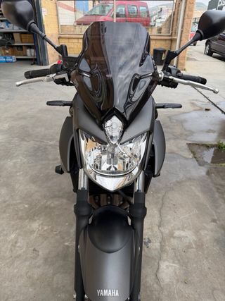 Yamaha XJ6 2013 Negra
