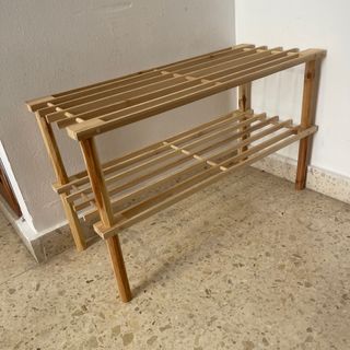 Estantería de bambú y madera