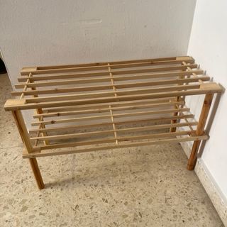 Estantería de bambú y madera